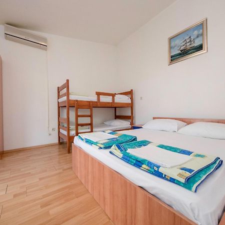 קולאן Guesthouse Sime מראה חיצוני תמונה