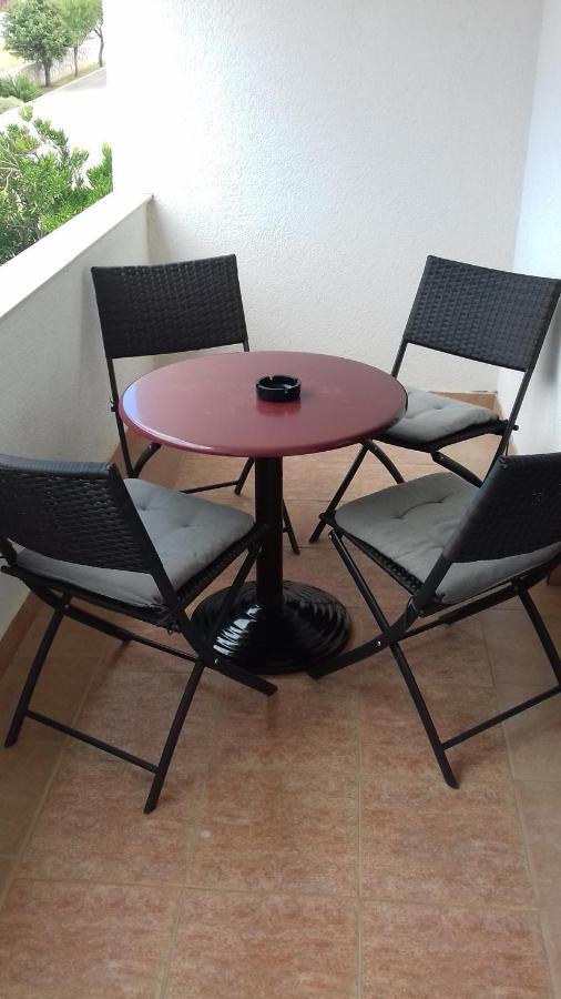 קולאן Guesthouse Sime מראה חיצוני תמונה