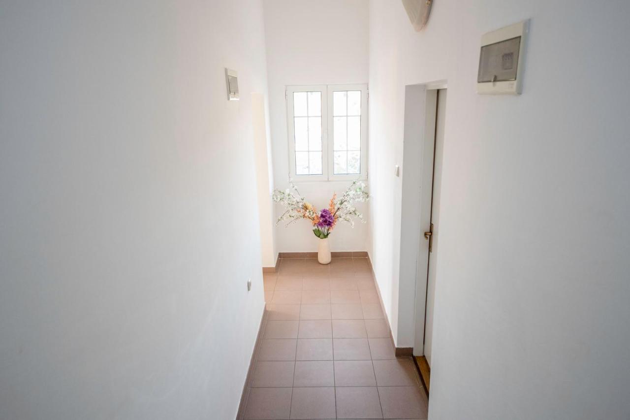 קולאן Guesthouse Sime מראה חיצוני תמונה