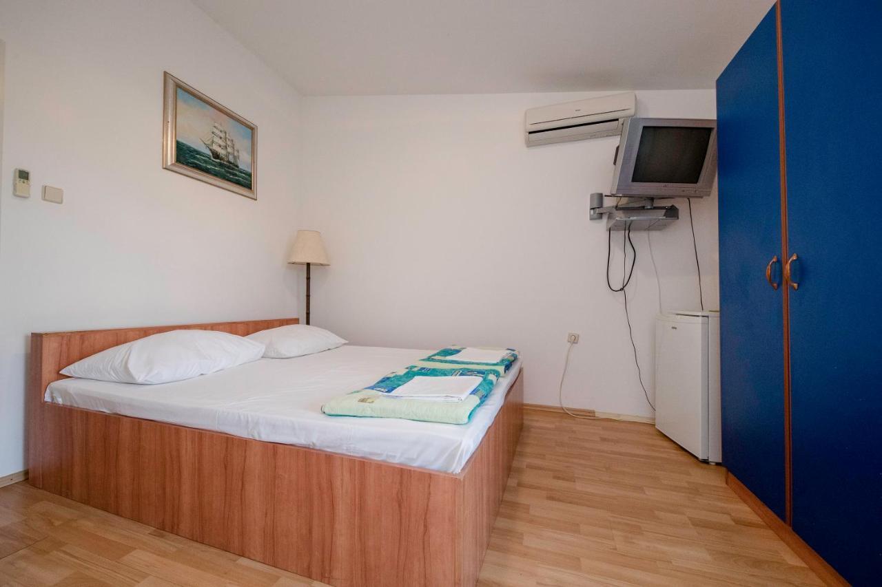 קולאן Guesthouse Sime מראה חיצוני תמונה