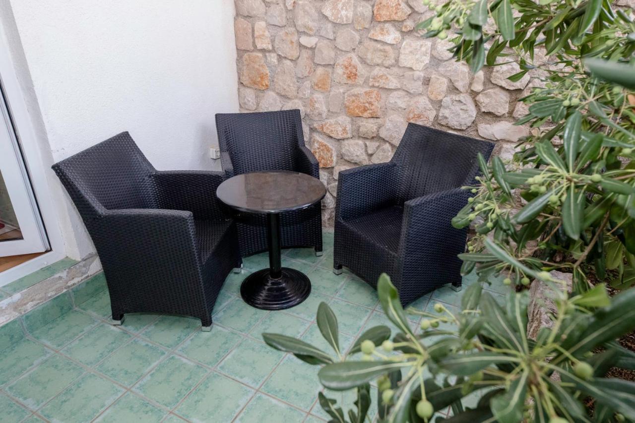 קולאן Guesthouse Sime מראה חיצוני תמונה