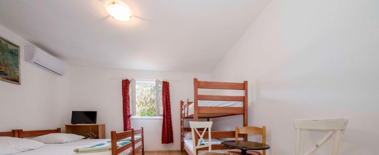 קולאן Guesthouse Sime מראה חיצוני תמונה
